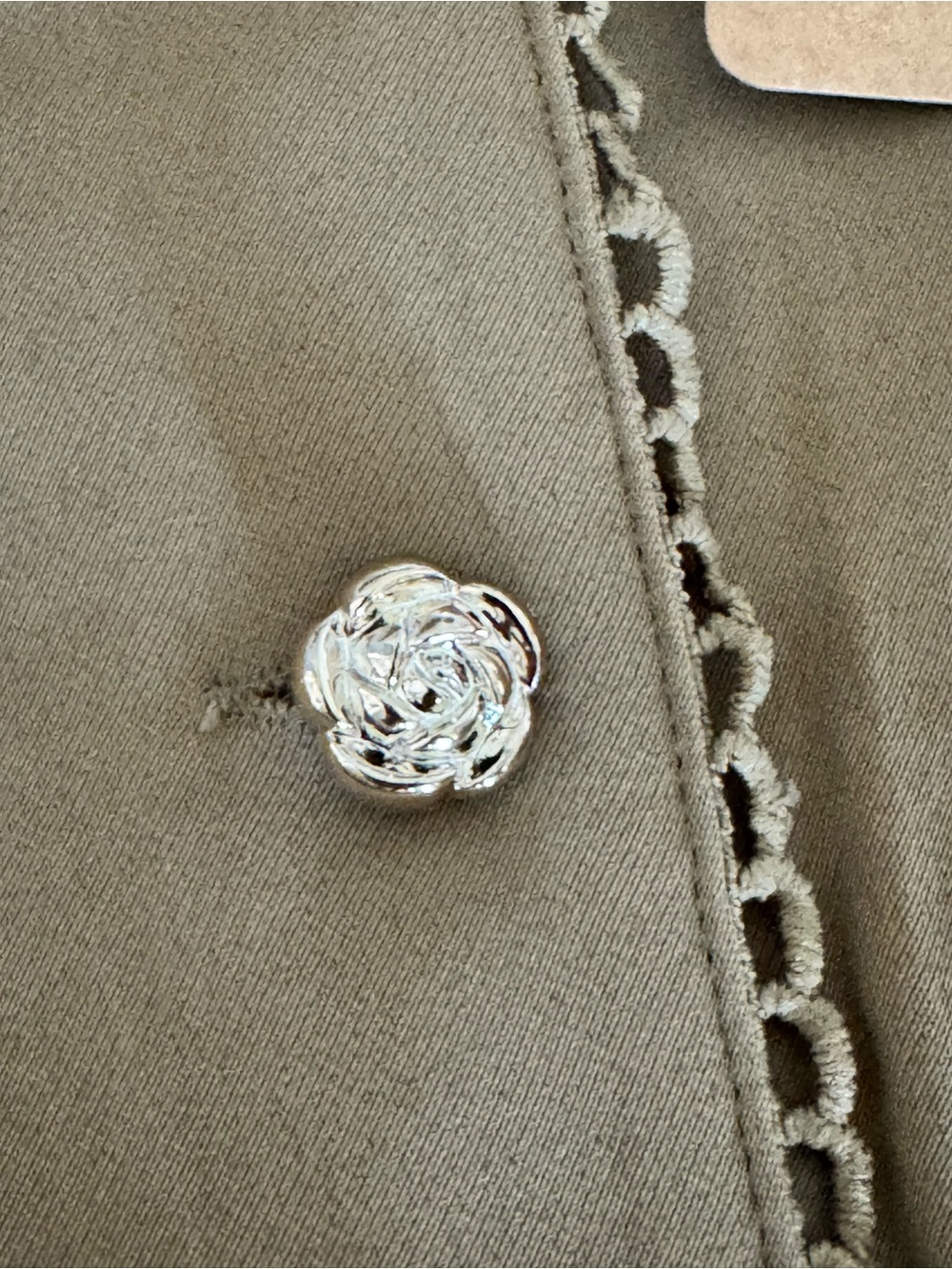 NWT RIHOAS Khaki Satin Puff Sleeve Crochet Trim Blouse Top Flower Buttons Size M - Picture 3 of 6